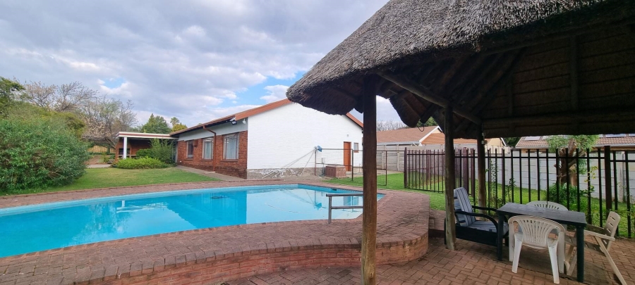 3 Bedroom Property for Sale in Langenhovenpark Free State